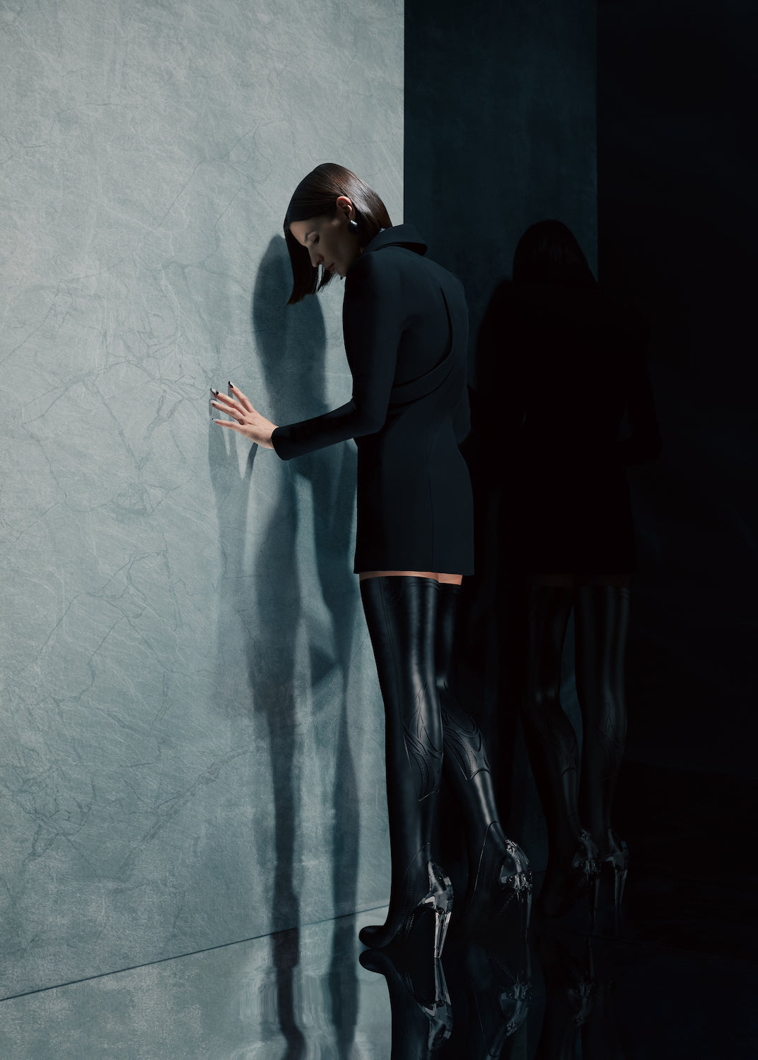 BLACK HYPER SILK SUIT